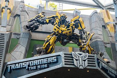 多人开放世界生存制作游戏《鸭界争锋》现已推出抢先体验版并获多半好评